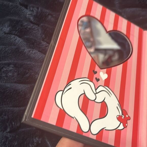 NWT/NIB
Disney Minnie Mouse Eyeshadow palette - Picture 3 of 8